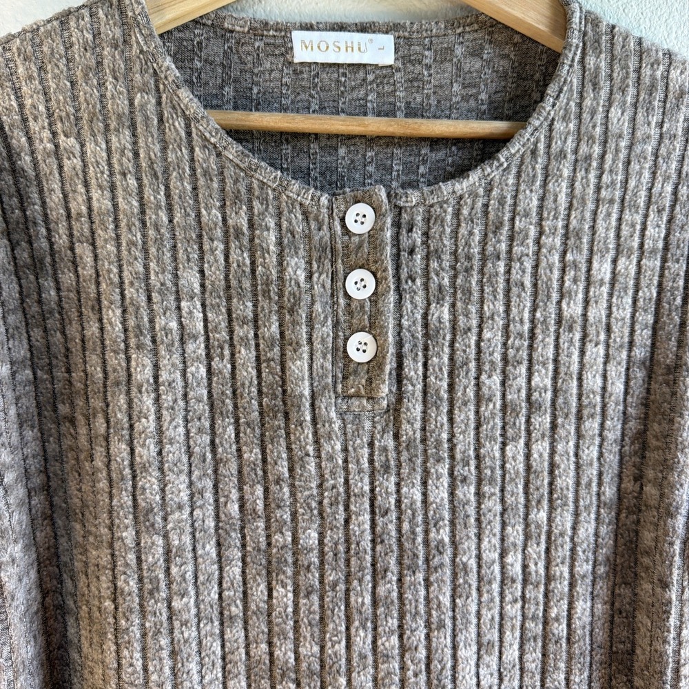Moshu Women's Brown Ribbed Knit Long-Sleeve Henley Shirt Size L